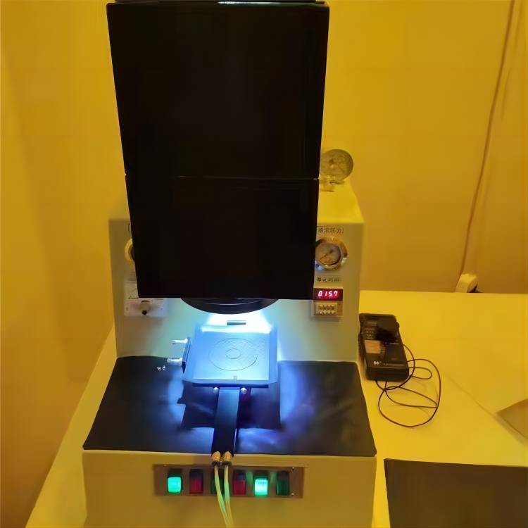 C-43型 國產(chǎn)高精度光刻機(jī)